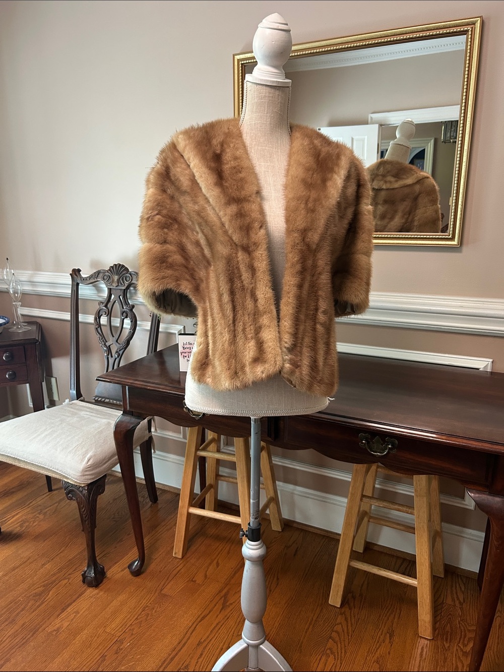 Vintage Mink Stole Capelet 1960’s Gorgeous Light Brown, Medium, Satin Lining GUC
